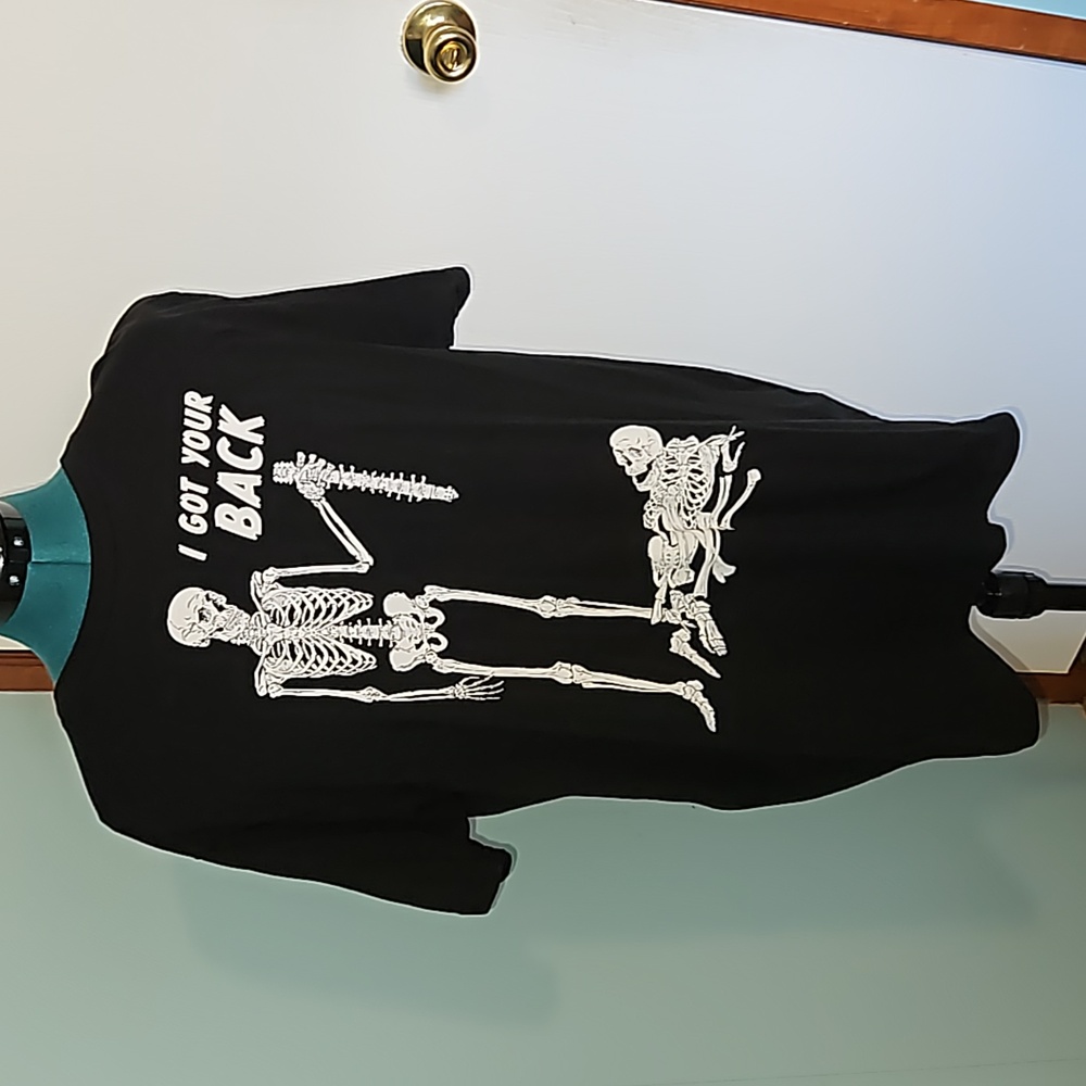 Graphic tee